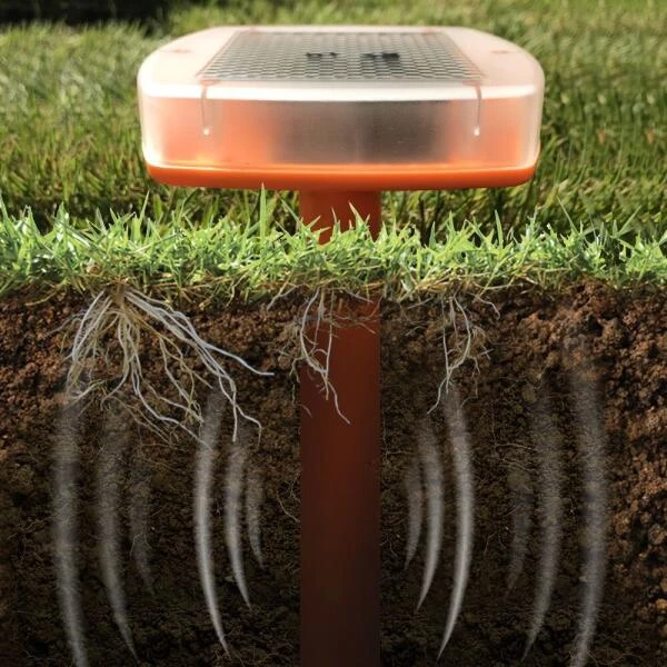 Mollenverjager Mega-Sonic - Op Zonne-energie 1 Mollenverjager Mega-Sonic - Op Zonne-energie